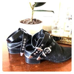 Sol Sana black booties